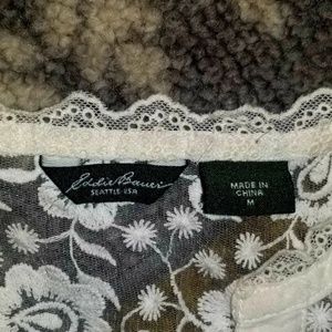 Woman's Eddie Bauer shirt sz medium